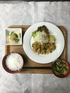 チキンの照り焼きソースランチ写真